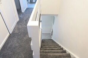 Interior - Modern 3-Bed Home by ExCeL Centre & City Airport (London)