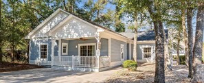 Exterior - Your Coastal Getaway• 3 BR Deluxe • North Myrtle Beach (North Myrtle Beach)