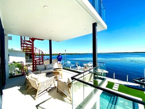 Terrace/patio - 
Experience the ultimate Florida Keys getaway in this modern waterfront estate (Key Largo)