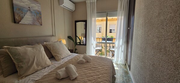 1 bedroom, iron/ironing board, WiFi, bed sheets - House in La Carihuela, 20 meters from the beach (Torremolinos)