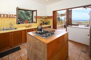 Stovetop, dishwasher, cookware/dishes/utensils - NEW Listing Casa Pyramid - Incredible Views. Perfect for groups. - 4x4 Included (Sayulita)