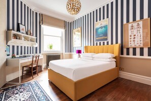 Iron/ironing board, Internet - Ashley Gardens - Three Bedroom Apartment, Sleeps 6 (London)
