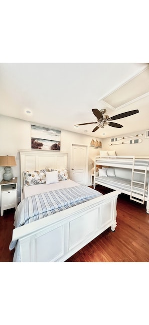 2 bedrooms, iron/ironing board, WiFi, bed sheets - Flagler Beach 2 bedroom, 2 bath home only 3 min drive from the beach. (Flagler Beach)