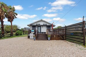 Exterior - SIMPATICO | PRIVATE POOL + PET FRIENDLY (Port Aransas)