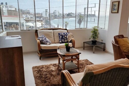 Oceanfront Apartment in Huanchaco,  Panoramic Sea Views,