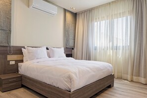 Iron/ironing board, WiFi (free), bed sheets - VESTA  - Luxury APT - 2BR - Zayed City (II) (Sheikh Zayed City)