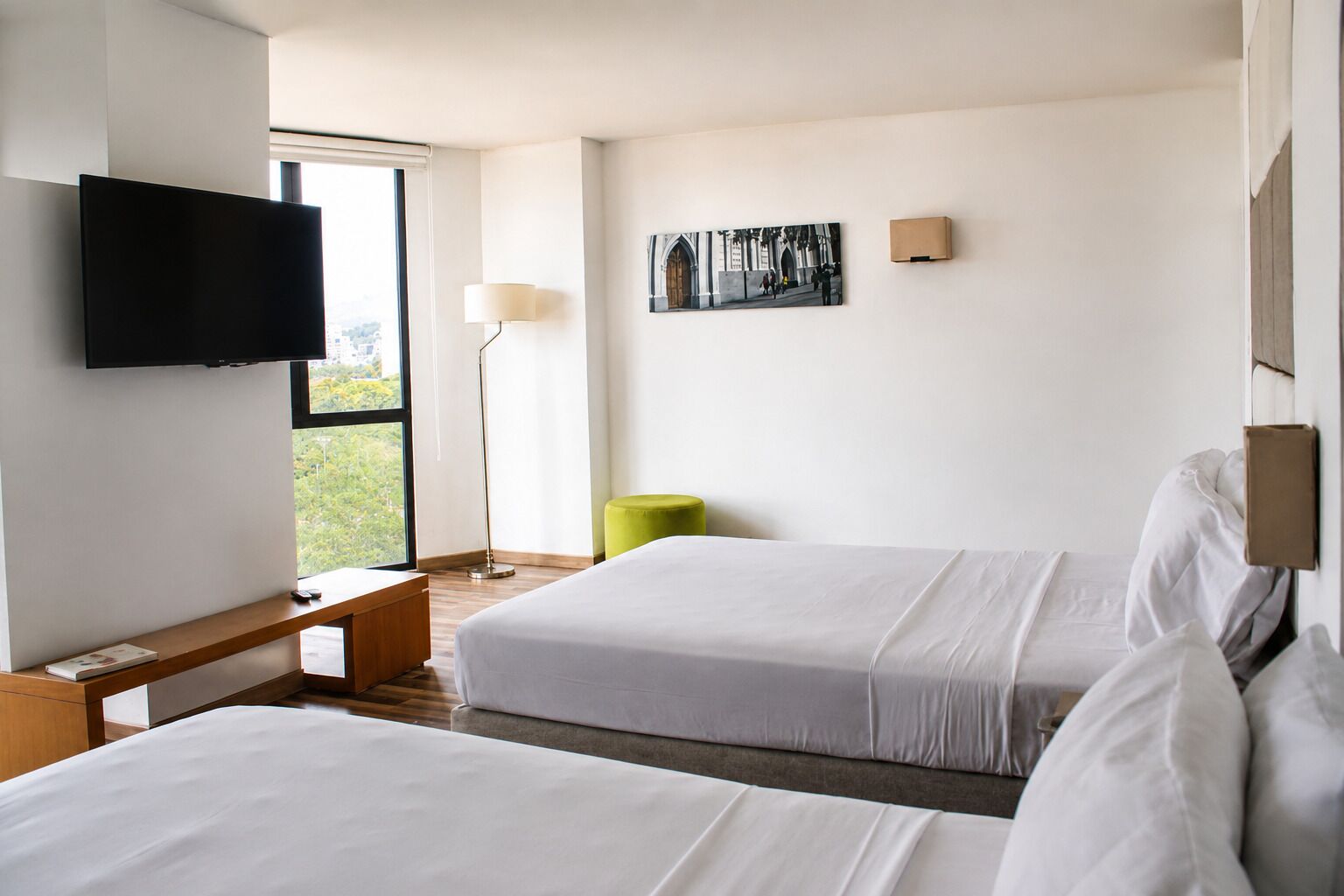 Habitació amb dos llits individuals clàssica, vistes a la ciutat | Wifi gratuïta 