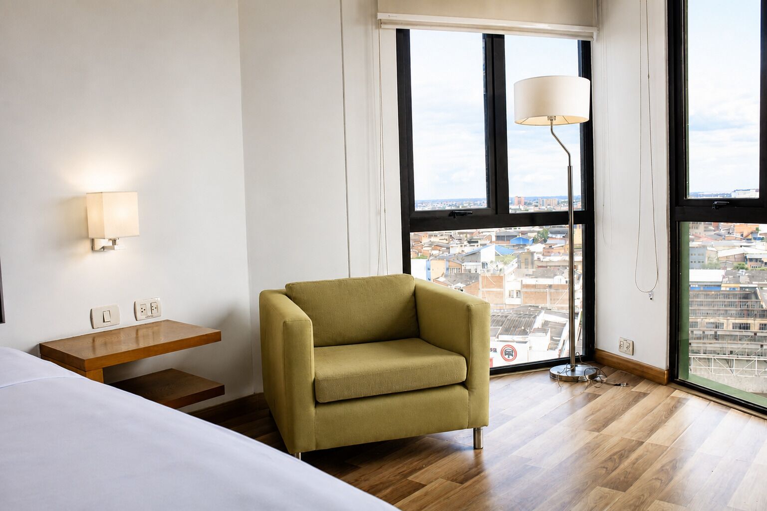 Junior Room, Balcony, City View | Living area