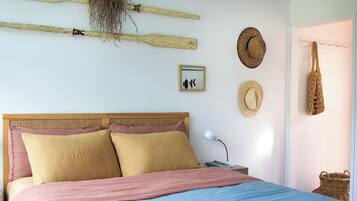 Iron/ironing board, free WiFi, bed sheets, wheelchair access