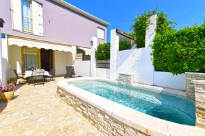 Outdoor dining - Apartment 2445/252725 (Istria - Banjole), 1000m from the beach (Banjole)