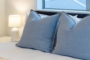 2 Schlafzimmer, Schreibtisch, Bügeleisen/Bügelbrett, WLAN