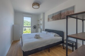 Bügeleisen/Bügelbrett, Bettwäsche