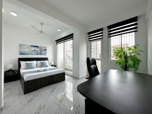 OceanView Getaway - Wellawatte