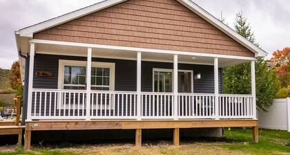 💙 Leland Blue on M-22 | 3BR Bay-View Family Home | Suttons Bay Area