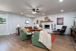 Interior - Sobremesa - Gather. Savor. Stay (Abilene)