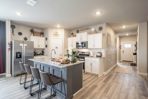 5-Bedroom Themed Retreat - The Providence