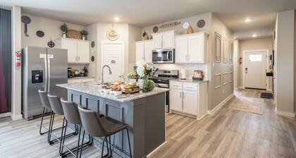 5-Bedroom Themed Retreat - The Providence