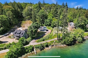 Exterior - Charming 3-bedroom house in enjoyable Gig Harbor with AC (Gig Harbor)