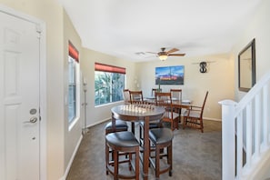 Dining - Family Home, Sleeps 14, Heated Salt Pool, BBQ, Volleyball, games & more (Phoenix)