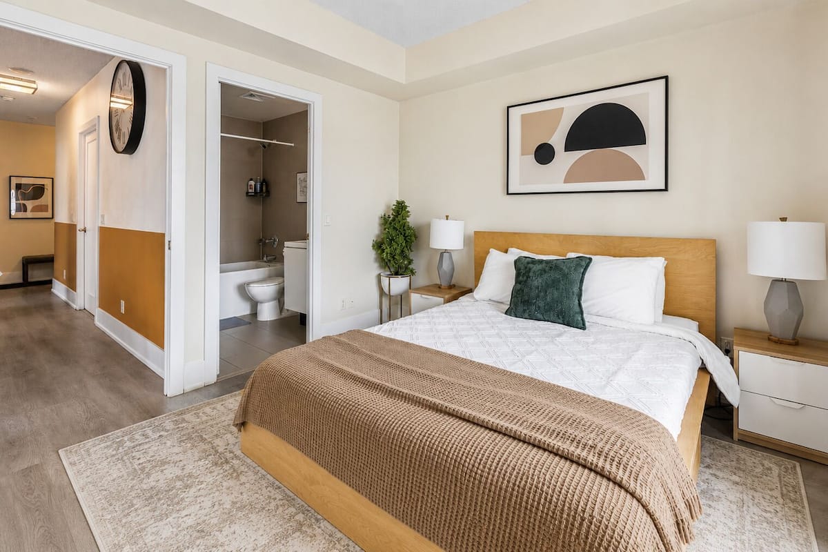 Departamento Deluxe, vista a la ciudad | Caja de seguridad en la habitación y insonorización