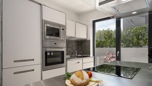 Coffee/tea maker, fridge, microwave, oven - House Explorer One (Istria - Funtana) (Funtana)
