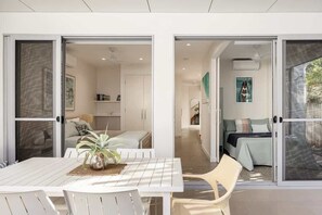 2 bedrooms, iron/ironing board, WiFi, bed sheets - Townhouse with Private Magnesium Pool (Noosa Heads)