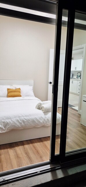 2 chambres, bureau, fer et planche à repasser, accès au Wi-Fi (inclus)