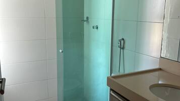Family Apartment, Lanai | Bathroom