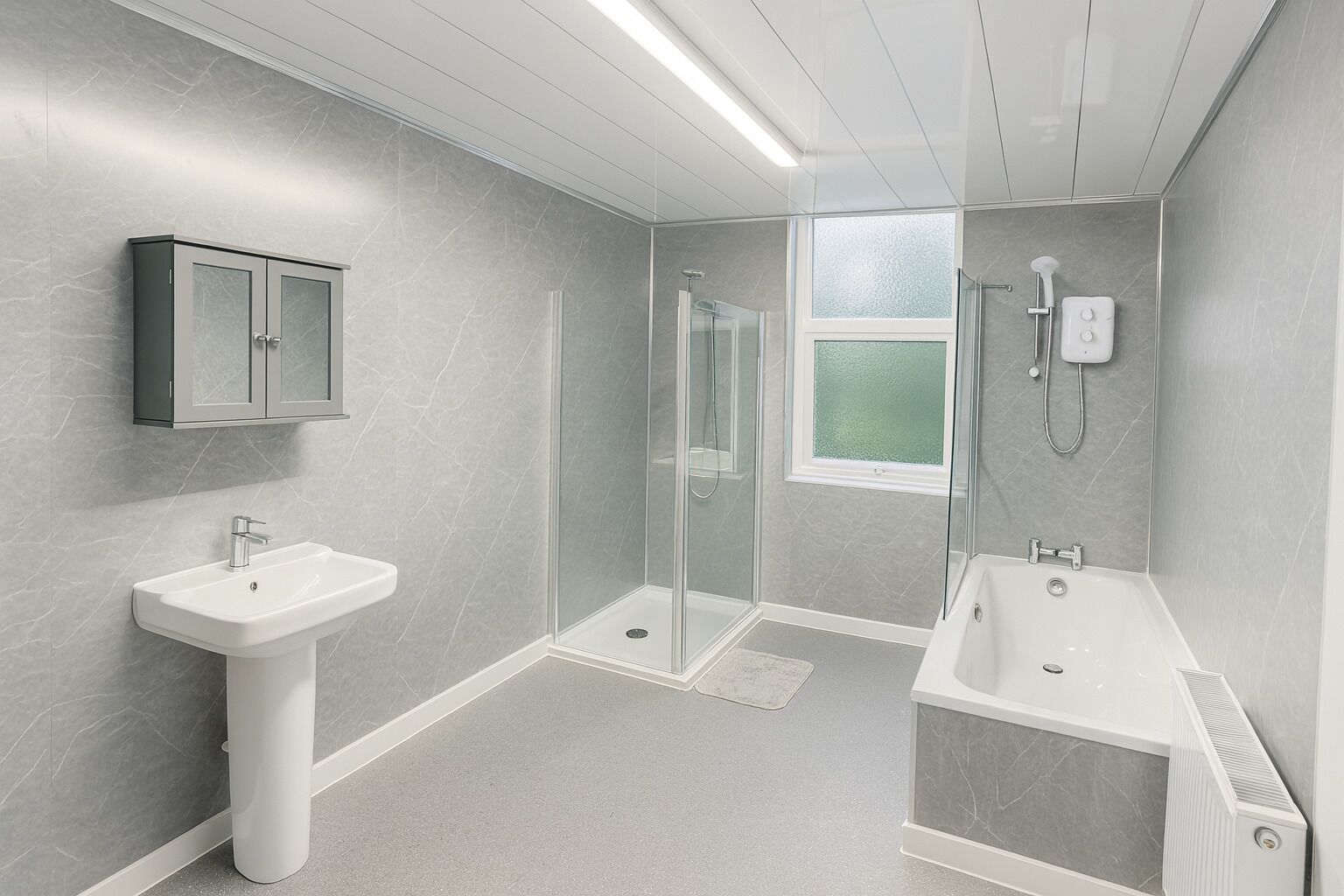 Ein modernes Badezimmer mit einer Glasdusche, einer freistehenden Badewanne, einem Standwaschbecken und einem satinierten Fenster.
