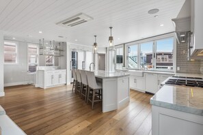 Private kitchen - Perfectly upgraded/located home in one of the most desired pockets in Hermosa. (Hermosa Beach)