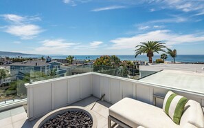 Property grounds - Perfectly upgraded/located home in one of the most desired pockets in Hermosa. (Hermosa Beach)