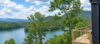 Hidden Point House | Stunning Lake Views