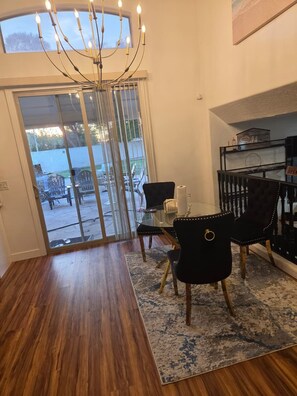 Interior - Mini Mansion with 5-bedroom, Jacuzzi, pool, basketball court welcoming Chandler (Chandler)