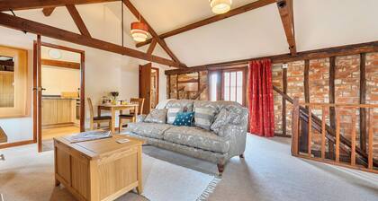 Barn Conversion Sleeps 2 with Parking