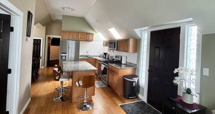Exclusive South Hill Apartment with AC in Puyallup