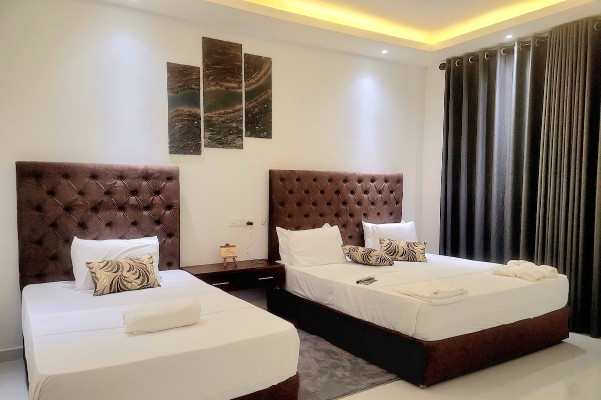 Luxury Triple Room, Pool View | Free WiFi