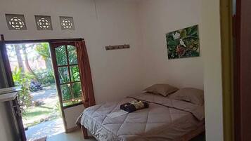 Deluxe Double Room, Garden View | Laptop workspace, free WiFi