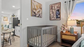2 habitaciones, escritorio, tabla de planchar con plancha y wifi gratis