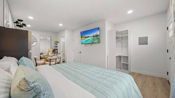 2 bedrooms, desk, iron/ironing board, free WiFi