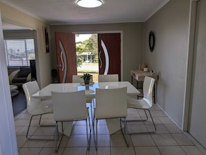 Dining - The Pine Rest | Spacious & Central Haven in Brendale (Brendale)