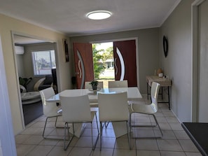 Dining - The Pine Rest | Spacious & Central Haven in Brendale (Brendale)