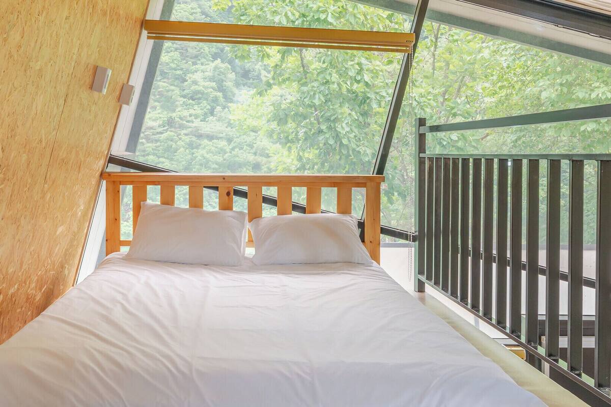 Basic Room, 1 Bedroom (Aurora) | 1 bedroom, WiFi (free)