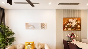 Apartamento superluxo, 2 quartos, vista para a cidade, na torre | Área de estar