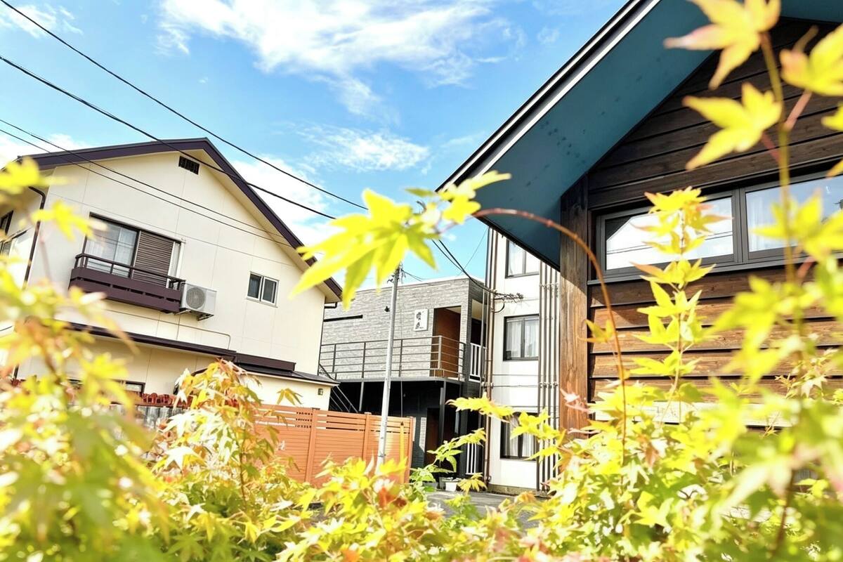 Family Apartment, Multiple Beds, Non Smoking, Kitchenette | Private kitchen | Microwave, cookware/dishes/utensils, freezer