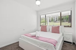 5 bedrooms - Arielle’s Haven (Cedar Creek)