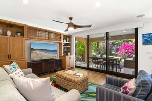 Smart TV - Wailea Ekahi 42C - Peekaboo Ocean Views, 2 Full Baths, King TempurPedic, Full AC (Kihei)