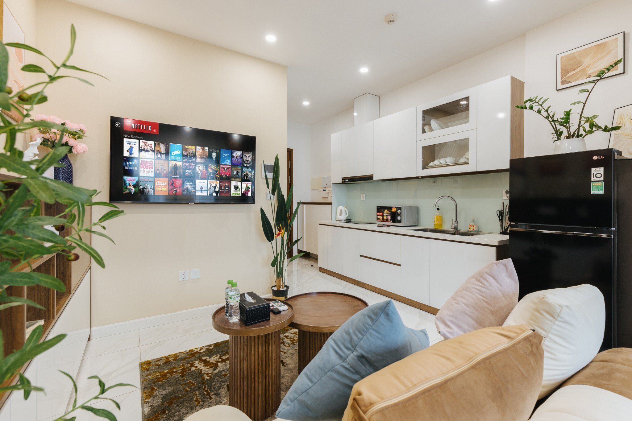 Apartament estàndard, vistes a la ciutat | Cuina privada | Frigorífic, microones, forn i placa de cuina 