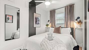 Iron/ironing board, free WiFi, bed sheets