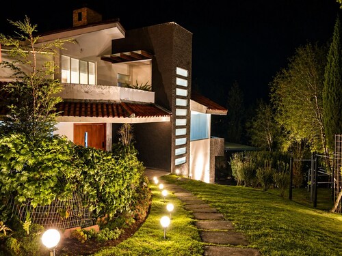 Spacious House + Private Suites | Nature, Garden, and Bonfire | Up to 15 Guests
