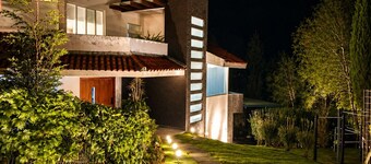 Spacious House + Private Suites | Nature, Garden, and Bonfire | Up to 15 Guests